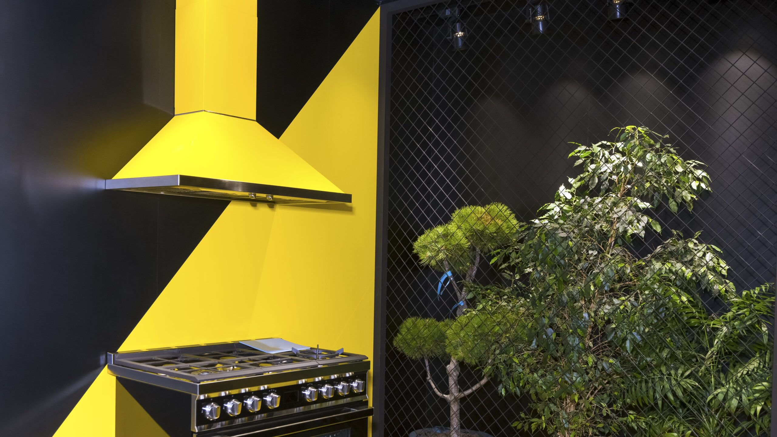 dzeltens kupola veida tvaika nosūcējs